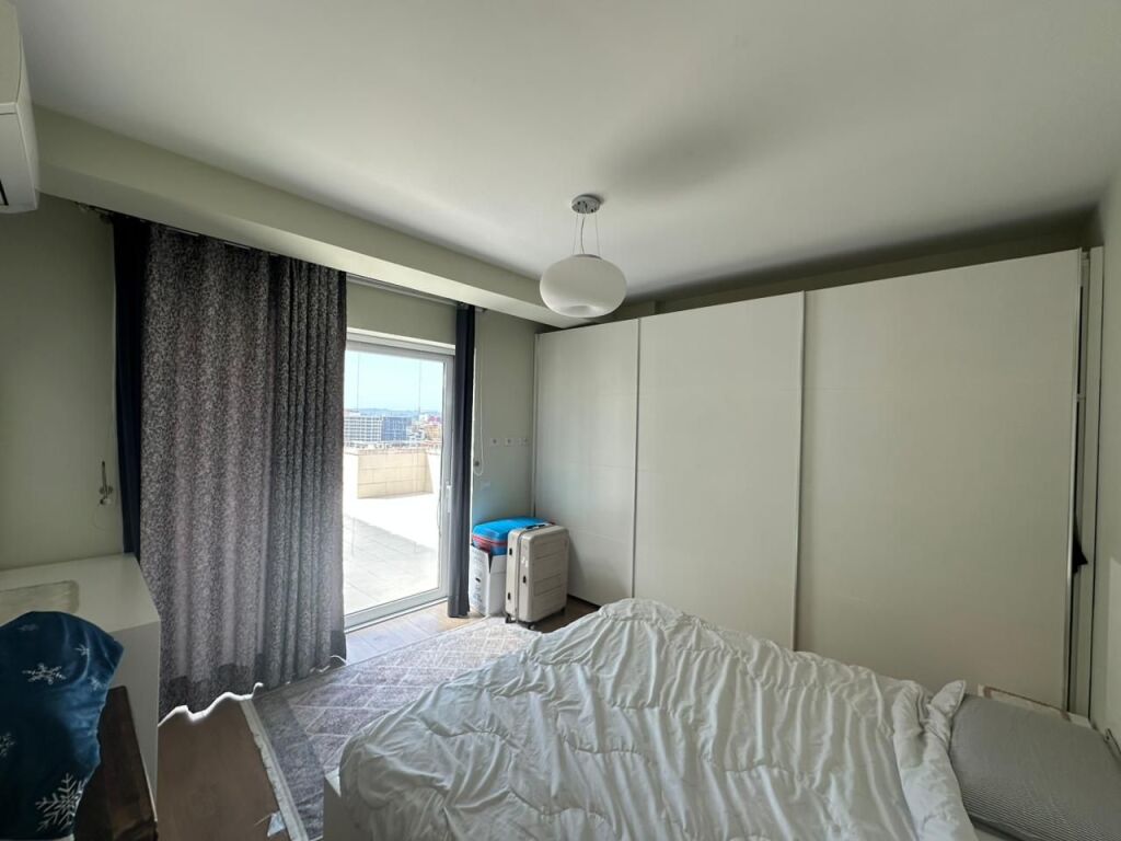 Rent, Apartment 3+1+2+ Veranda, 4 Deshmoret St, Tirana