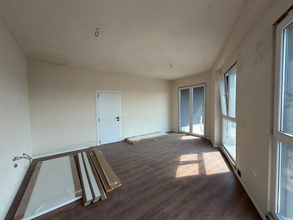 Apartament 2+1 per shitje ne Paskuqan.