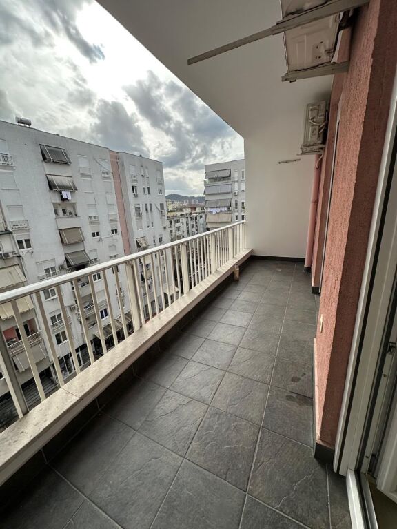 ✨ Apartament 2+1 te Ish Parku – HomePlan/Kontakt