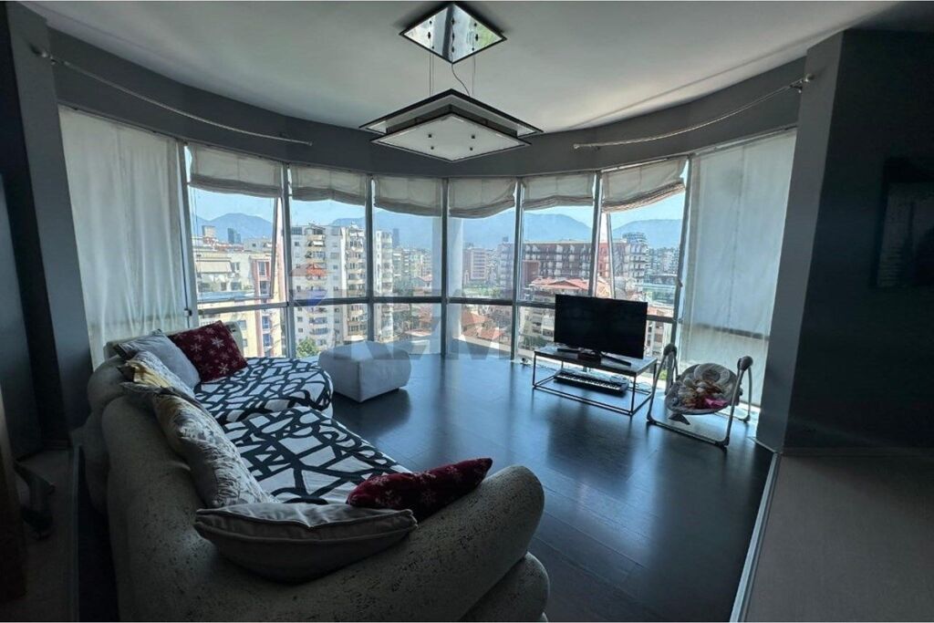 Jepet Apartament 2+1+2 , Komuna e Parisit!