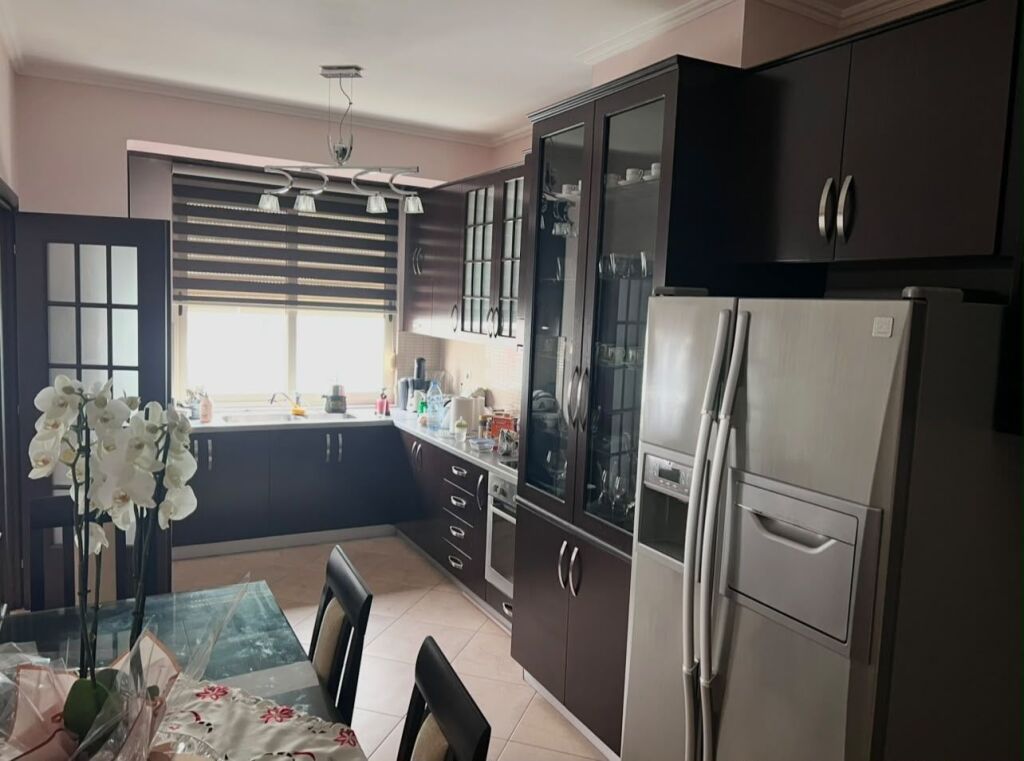 Apartment 3+1 for rent Commune of Paris!