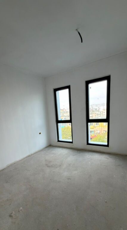 🏡 APARTAMENT 2+1 PËR SHITJE TE RRUGA E KAVAJËS