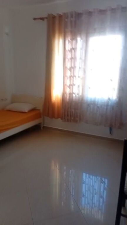 Qera | Shtëpi private 3 + 1 | Rruga Jordan Misja | 550 €/muaj