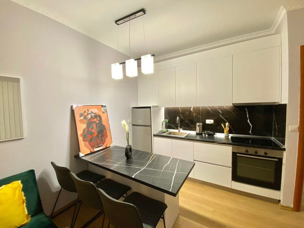Jepet me qira apartament 2+1+2