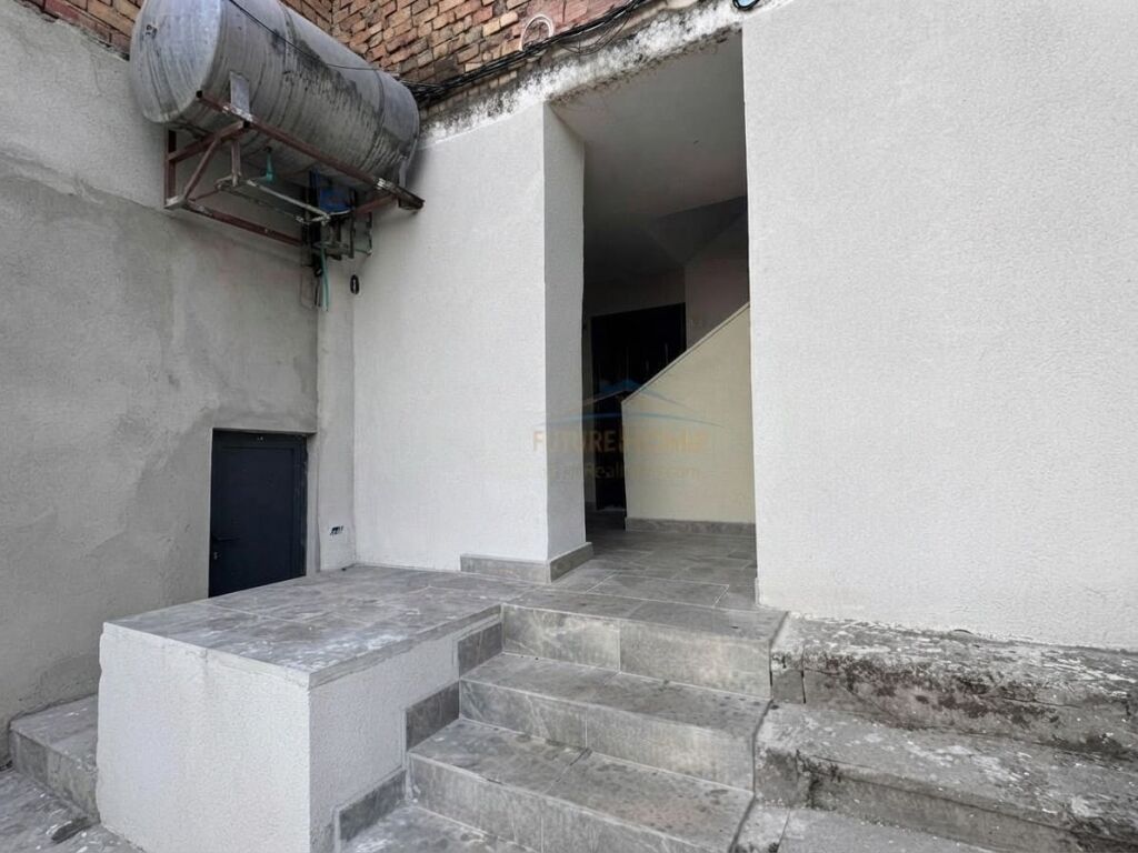 Shitet, Apartament 1+1 Rruga e Dibres, Tirane