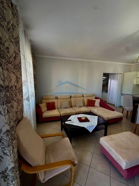 Shitet, Apartament 3+1, Rruga e Kavajës