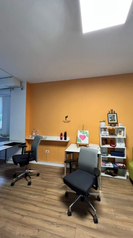 VENDESI COMMERCIALE IN VENDITA 97M2 21 DICEMBRE 330.000 EURO FH-93074