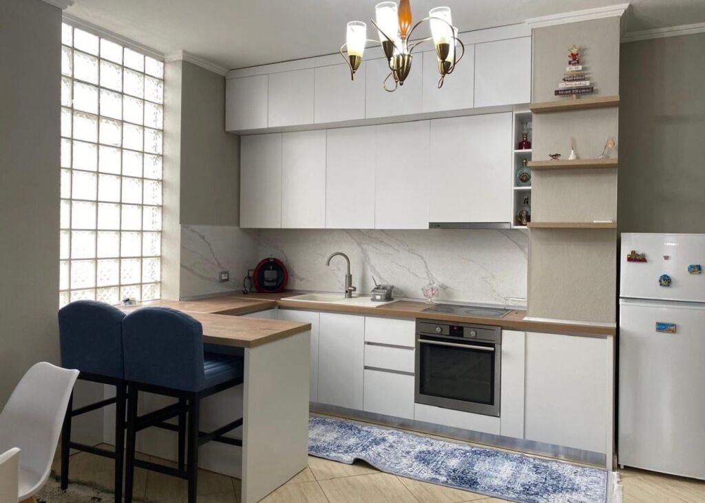 Jepet me qira apartament 1+1 te Rruga e Elbasanit!