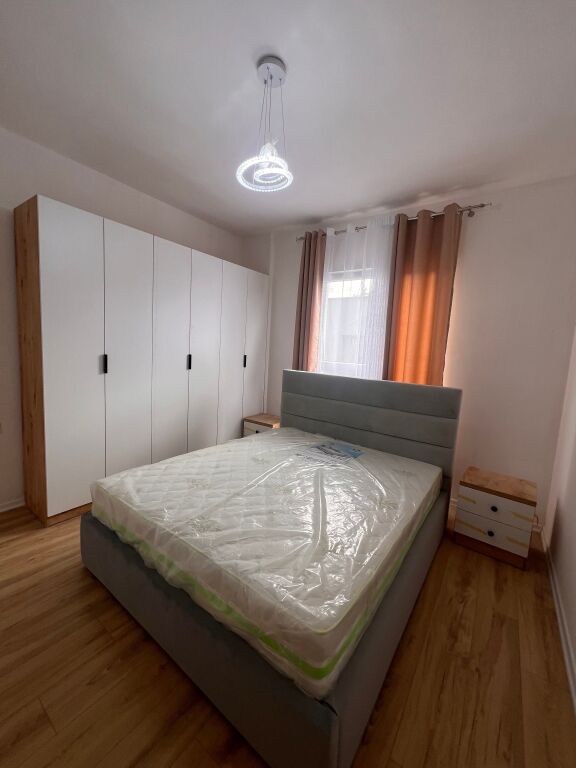 Jepet me qira 2+1 Kamez 45.000 leke