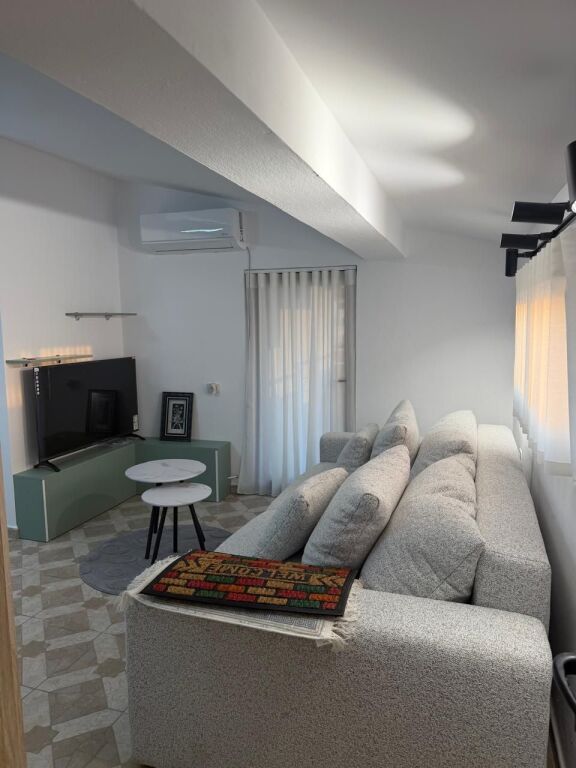 Vendesi Super Villa di 5 piani a Selite vicino alla scuola Marin Barleti a Tirana ID 3891