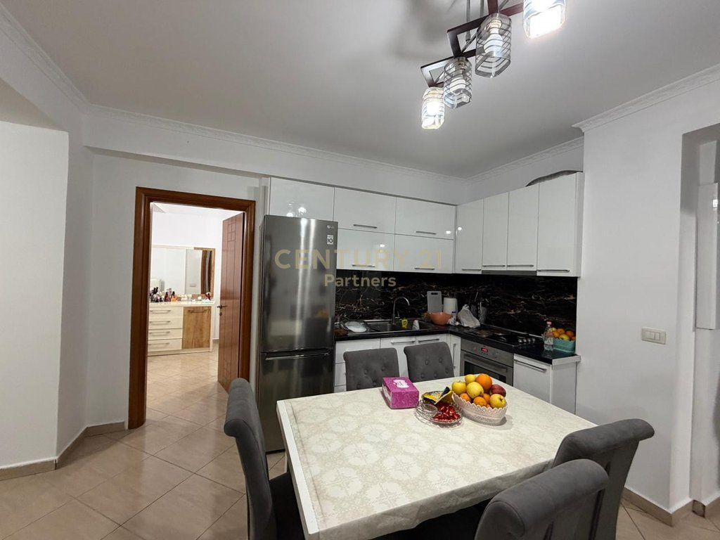 Shesim 3+1+2 tek Rrethi ne Astir - 185'000 EURO - 116m2
