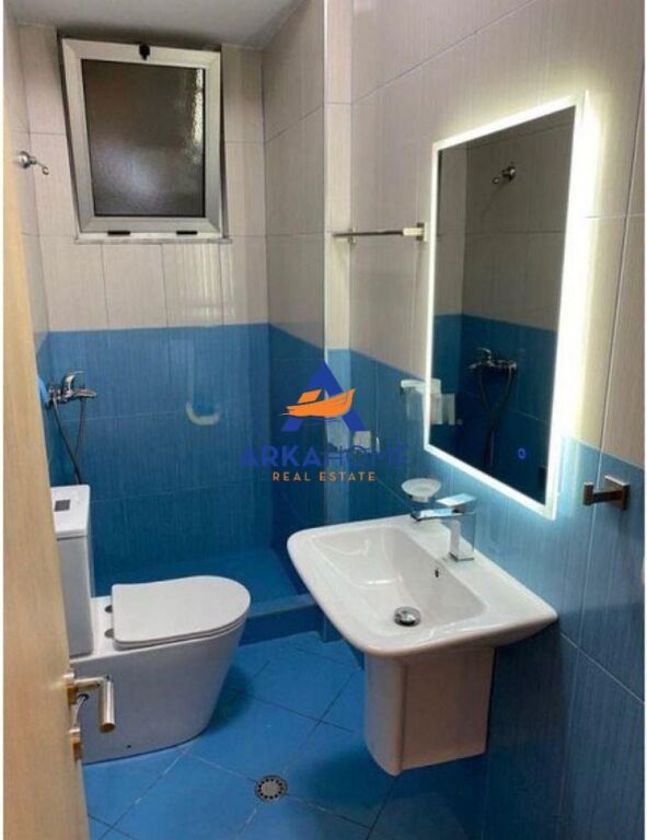AFFITTASI APPARTAMENTO 2+1+BALCONE "COMUNE DI PARIGI" 75.000 LEKE