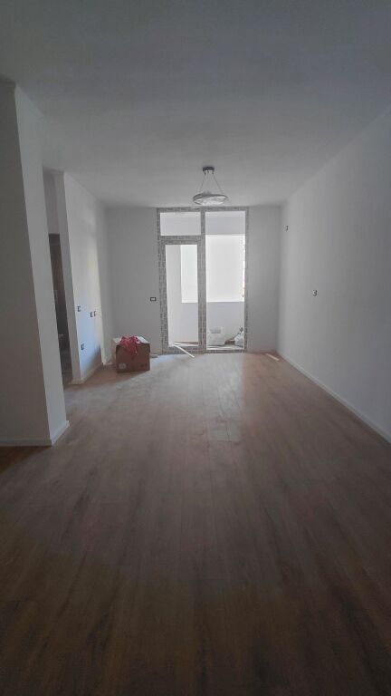 Astir shitet Apartament grasionere
