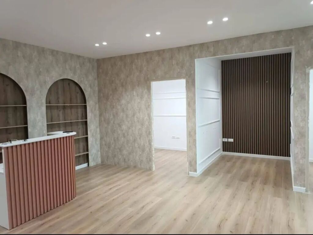 Jepet me Qira Ambient Biznesi - Astir, perballe Vila L
