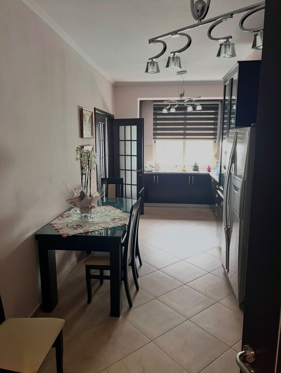 Apartment 3+1 for rent Commune of Paris!
