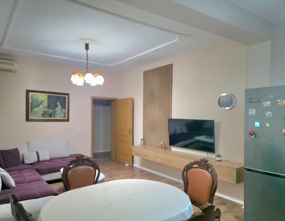 Affitto | Apartament 3 + 1 | Ish Fusha Aviacionit 750 €/mese