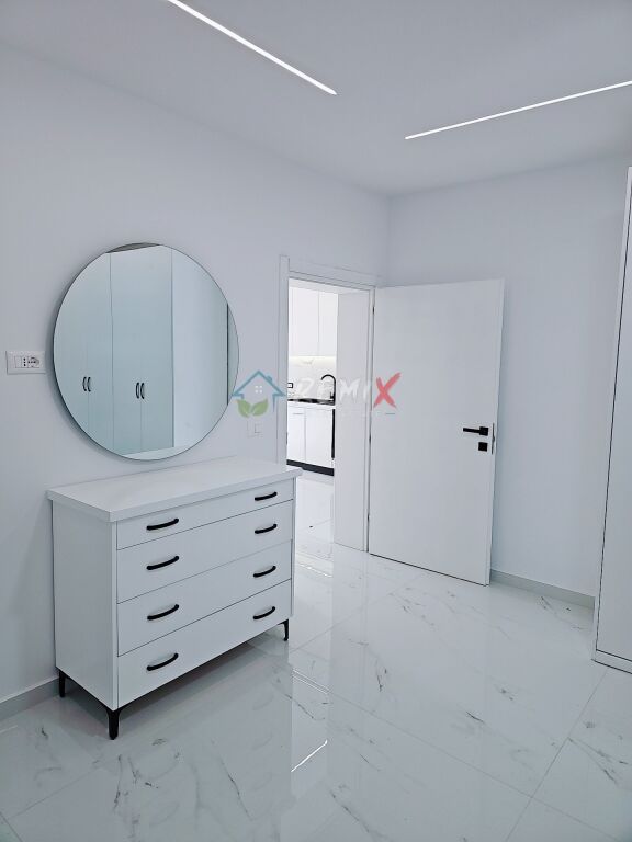 🏡 AFFITTASI – SUPER APPARTAMENTO 2+1 VICINO ALLA CASERMA DEI POMPIERI, DURRËS