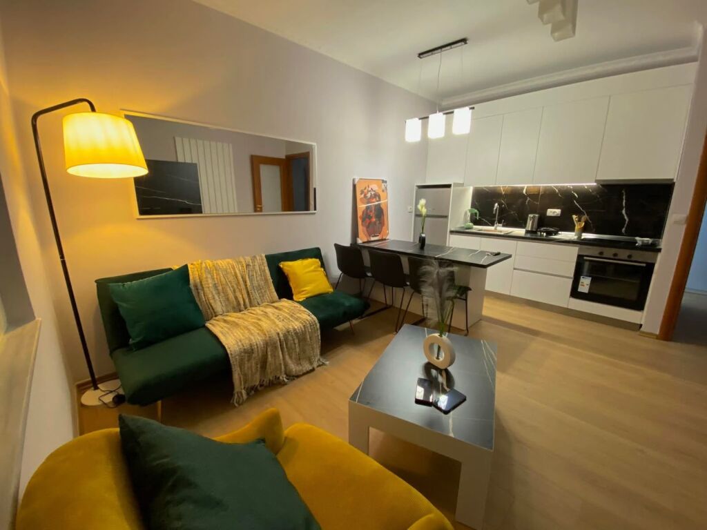 Jepet me qira apartament 2+1+2