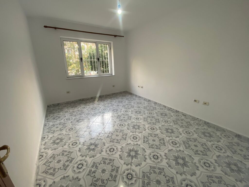 Apartament 2+1 bosh per qera Shkolla e Bashkuar !