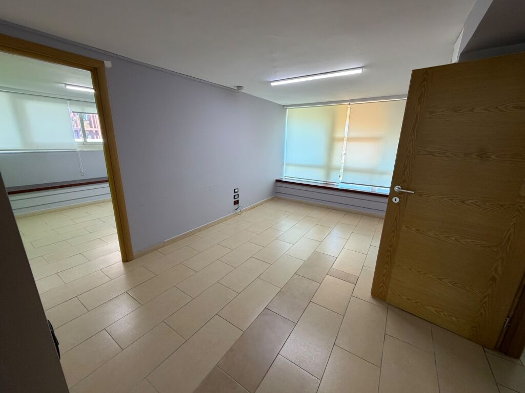 📣 LOCAZIONE Locale Commerciale 📍 Via “Kavajes” ✨