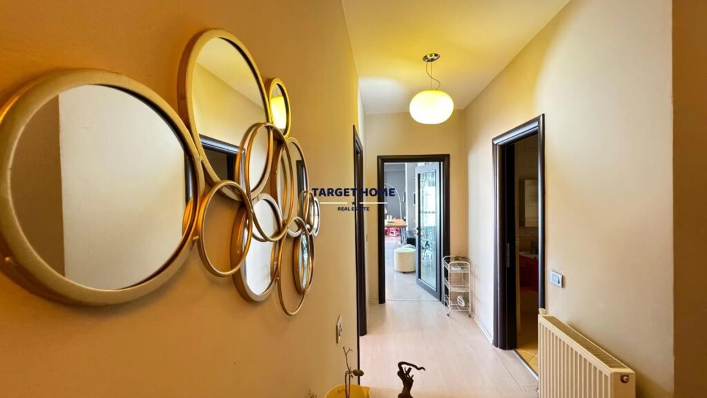 Apartament 2+1 me qira tek Komuna e Parisit!