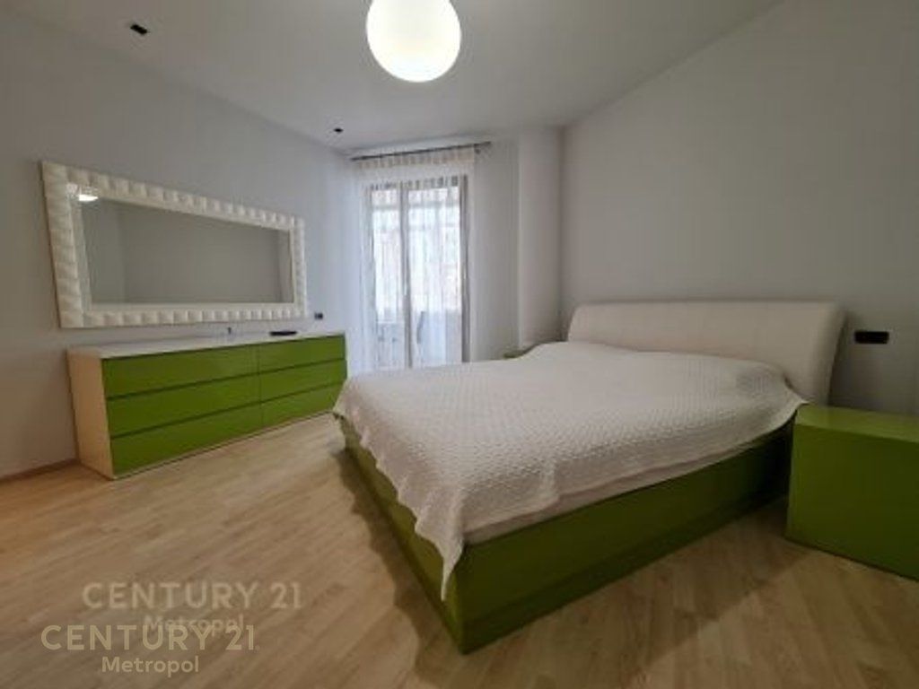 APPARTAMENTO DI LUSSO IN AFFITTO 2+1+3 BAGNI+posto auto, PROCURA GENERALE! 1.200 € /Mese