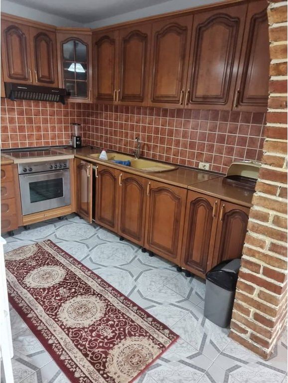 JEPET SHTËPI ME QIRA – ALI DEMI 500 € /Muaj 45,000 Lekë /Muaj
