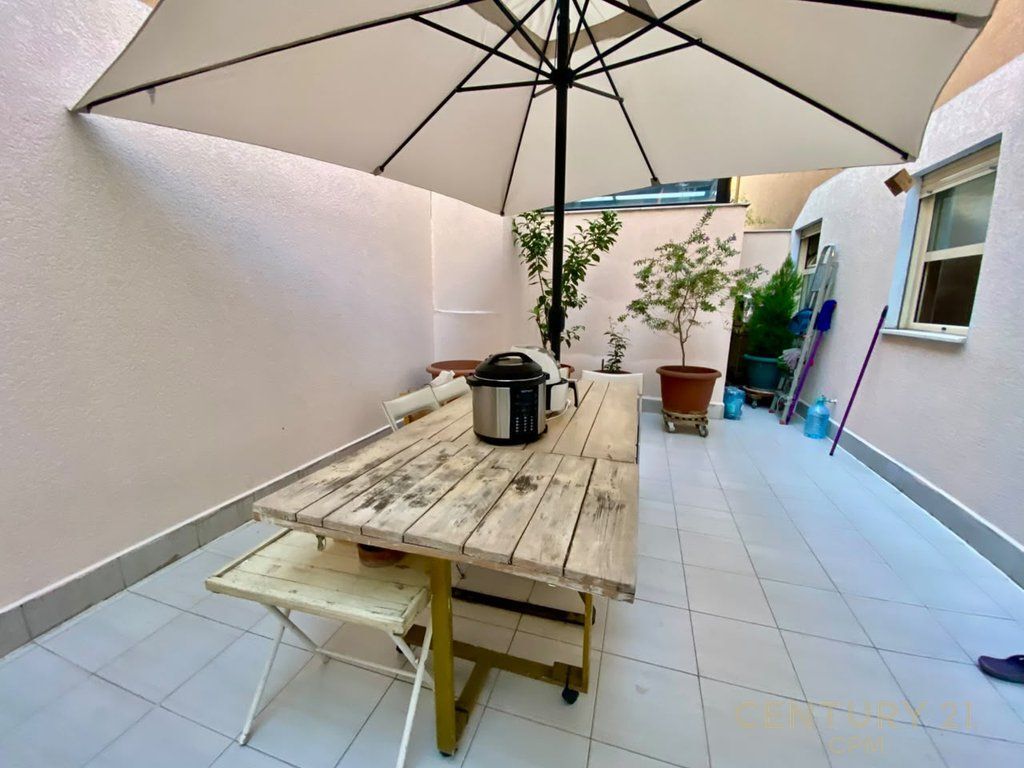 SHITET APARTAMENT 2+1+2 + VERANDË + DEPO | KOMUNA E PARISIT, PRANË KRISTAL CENTER