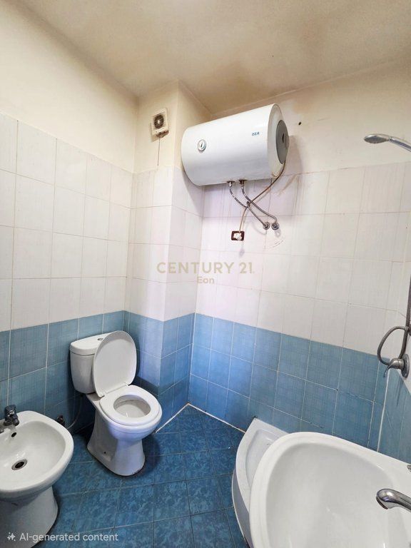 VENDESI SUPER APPARTAMENTO 2+1 CON VERANDA VICINO OSPEDALE, DURRËS!!
