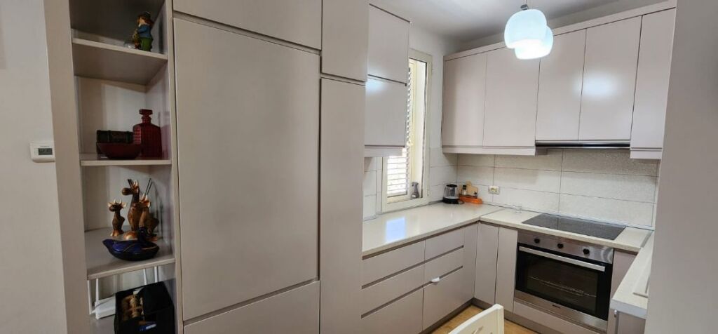 Apartament 3+1+2 per shitje ne Fresk !
