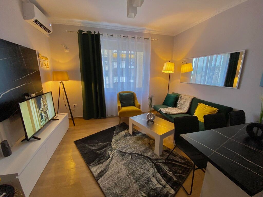For rent 2+1 In the heart of Pazarit te Ri