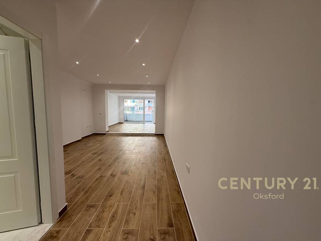 ESCLUSIVO! VENDESI STUDIO ADATTABILE IN 1+1 VICINO A SPAK, EX STAZIONE DEL TRENO! 167.000 €