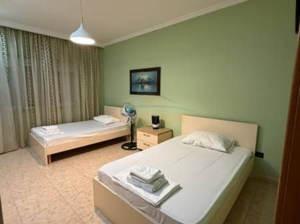 Qera, Apartament 2+1+Verandë, Pazari i Ri, Tiranë