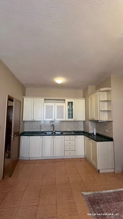 Appartamento In Affitto 1+1 Al Viale Zogu I Pare (ID B2101906) Tirana