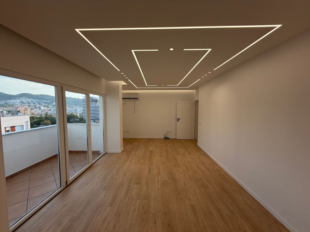Shes apartament 2+1 me planimetri perfekte te 21 Dhjetori