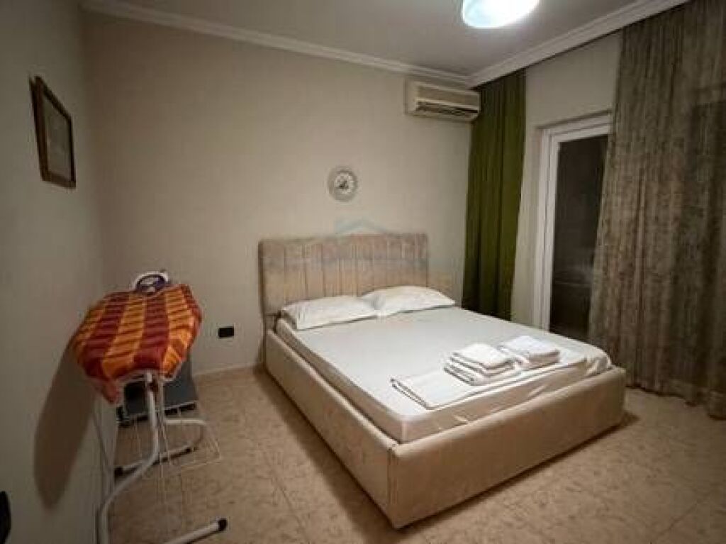 Qera, Apartament 2+1+Verandë, Pazari i Ri, Tiranë