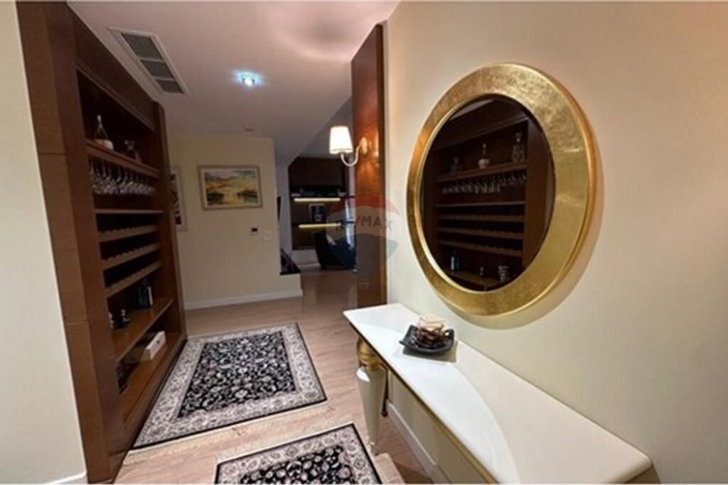 Shitet apartament 3+1+3+parkim te Kodra e Diellit
