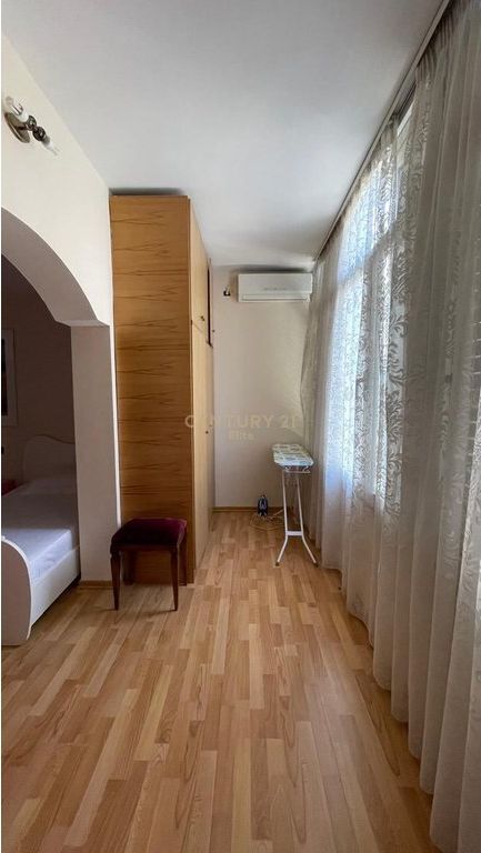 Qira, Apartament 2+1+2, Sheshi Willson