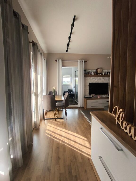 Shitet apartament, Mangalem 2+1+2+ parkim