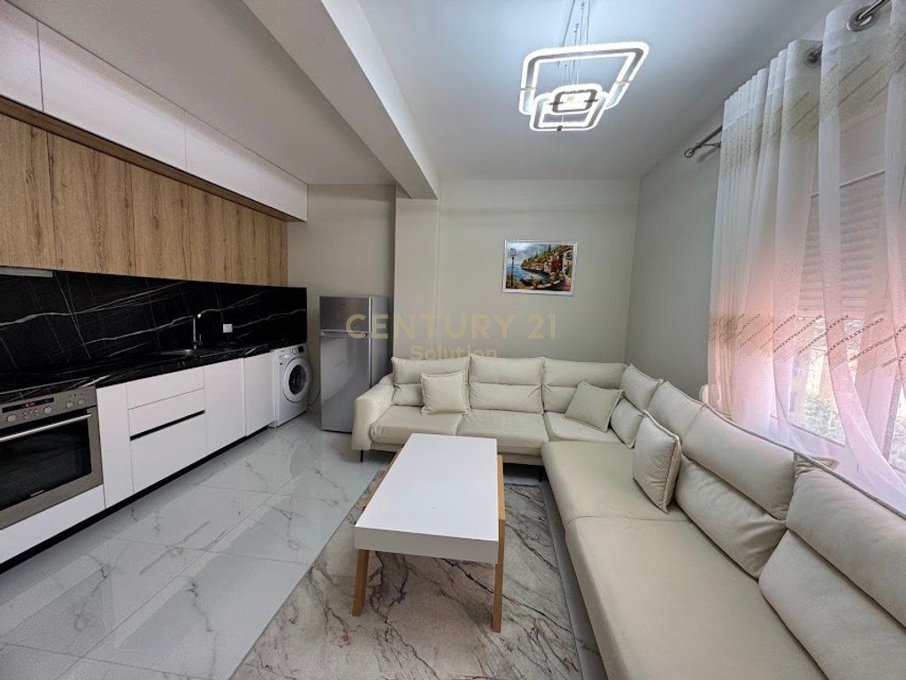 Apartament 1+1 + POST PARKIMI - Prokuroria