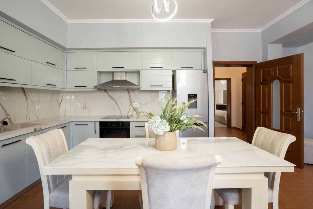 Rent | Vilë 2 + 1+2 | Liqeni Artificial | 1200 €/month