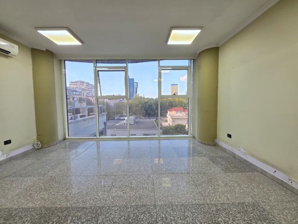 For Rent: Premium Office 📍 Bllok - Sky Tower || 8 Working Spaces + Huge Terraces + 1 Parking Space 💥 || 380,000 LEKE/Month