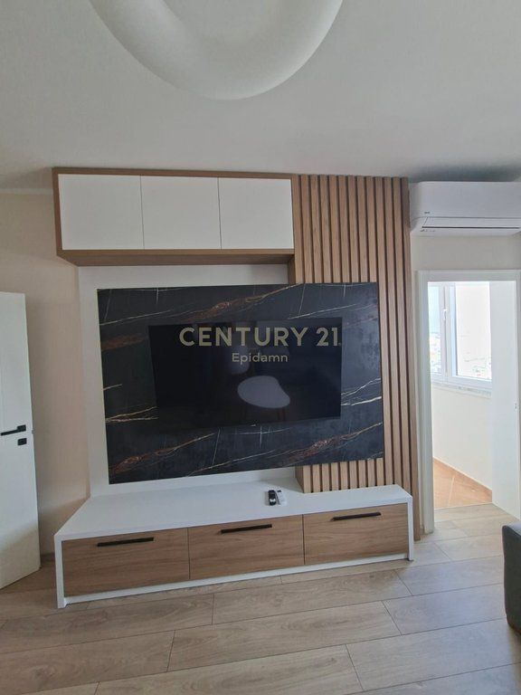 Apartament 1+1 me qera tek Poliklinika