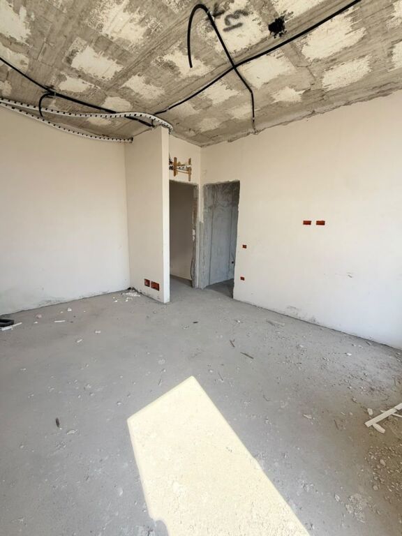 🏡 VILLA SU TRE PIANI IN VENDITA – VICINO A TEG
