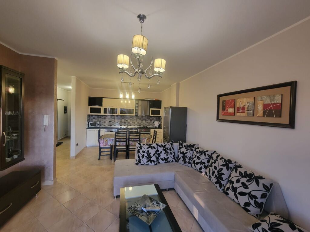 📍Xhamllik Jepet Apartament 2+1+2 Me Qera