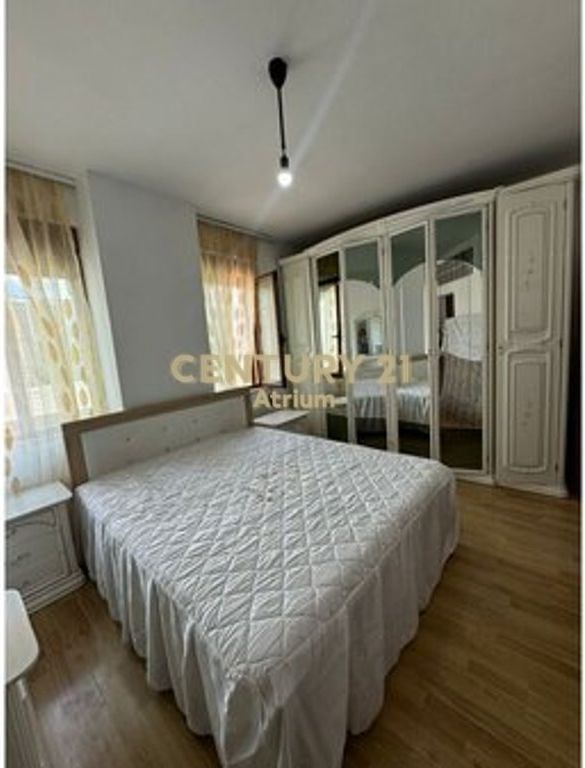 AFFITTO APPARTAMENTO 2+1+2+VERANDA A KMY LAPRAKE! 600 € /Mese 550 Lekë /Mese