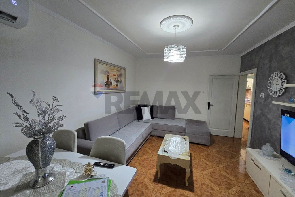 Shitet apartament 2+1, Allias