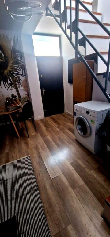 DUPLEX 60,000 LEKE STAZIONE FERROVIARIA