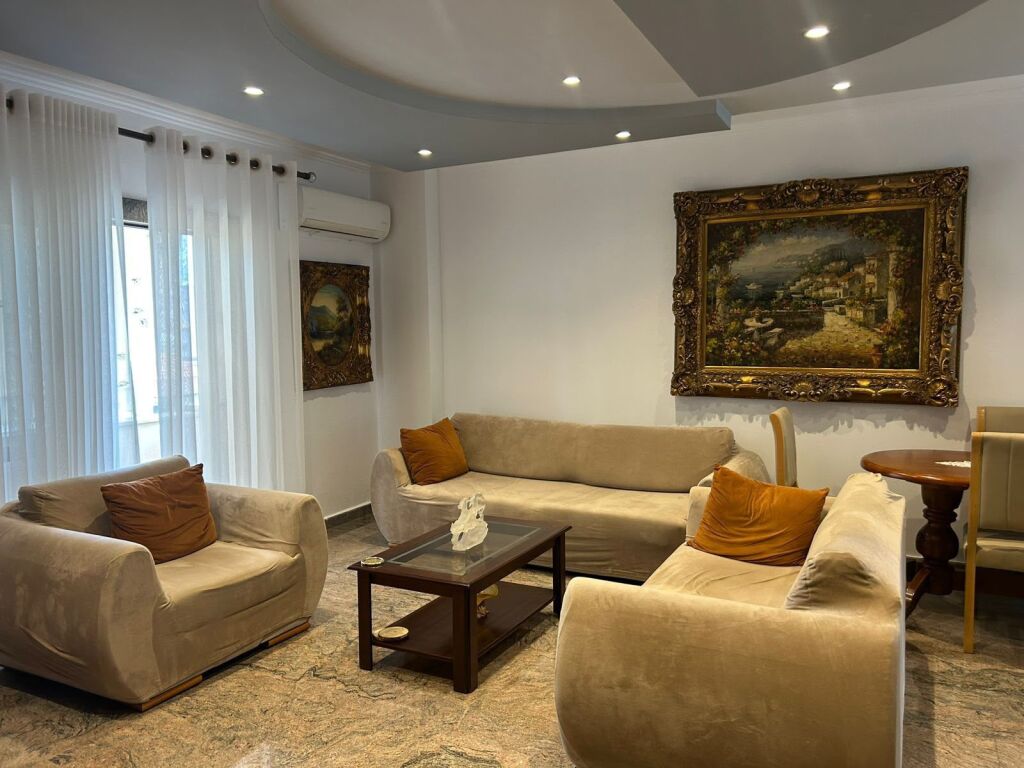 Apartment 2+1 + 2 Balconies for rent at Bulevardi Zogu i Pare, near Foto Rrelit  ID 5567