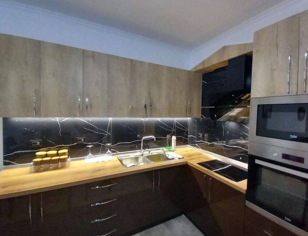 Affittasi appartamento 2+1+2 Shkoze vicino al Motel Gazheri